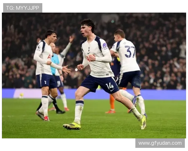 英超保级生死战热刺险胜西汉姆降级